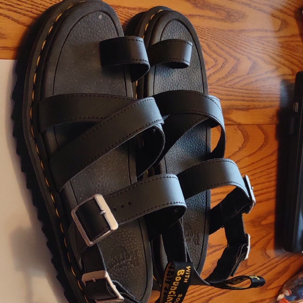 Doc Martens Avry Sandals
